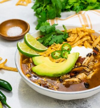 Sopa de Tortilla con Pollo Hecha en el Instant Pot