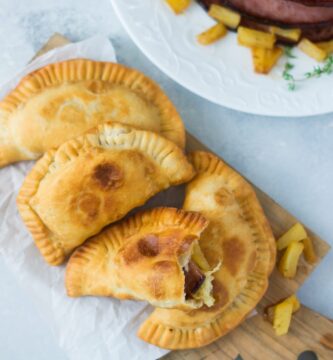 Empanadas de Piña con Jamón Glaseado