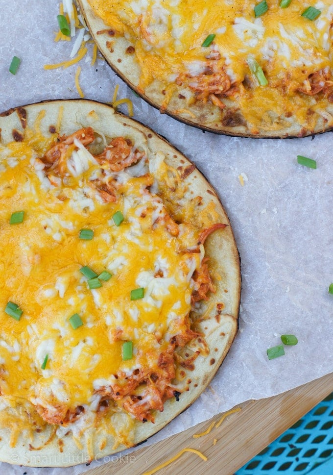Toma superior de la Mini Pizza de Pollo Buffalo