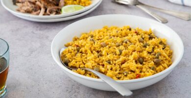 Moro de Guandules con Coco (Receta Fácil En Una Sola Olla)